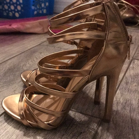 Very nice heels worn twice - Picture 2 of 4